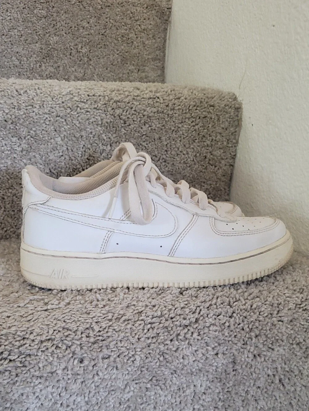 Nike  Air Force 1 '07 white leather sneakers Size 6Y
